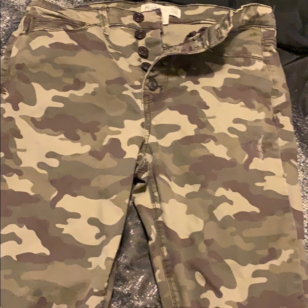 New without tags camo  skinny jeans